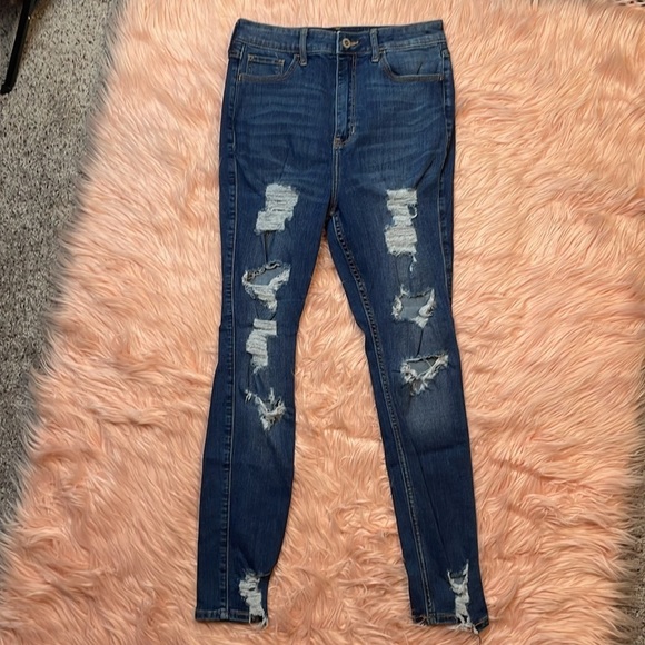 Hollister Curvy Ultra High Rise Super Skinny Distressed‎ Classic Stretch Jeans - Picture 3 of 6